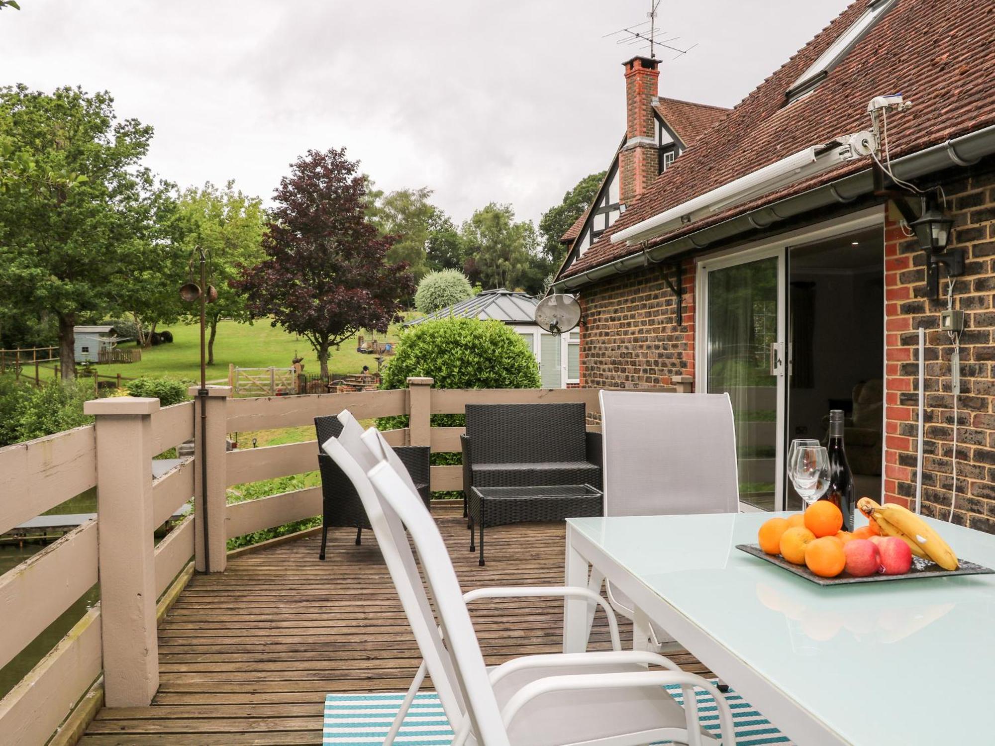 Miswells Cottages - Lake View Turners Hill Exterior foto